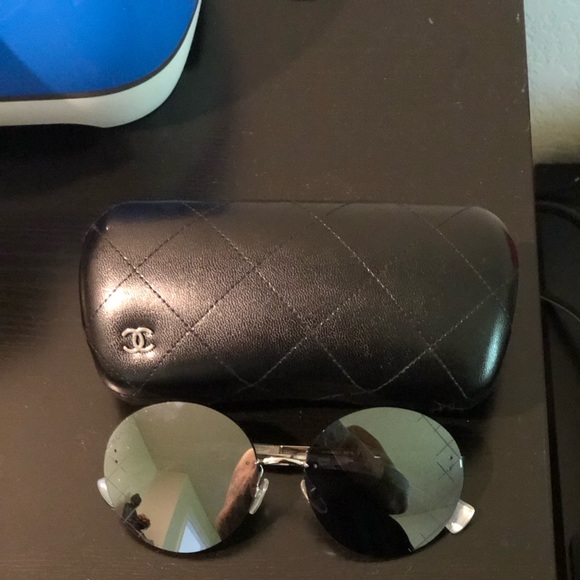 chanel quilted sunglasses